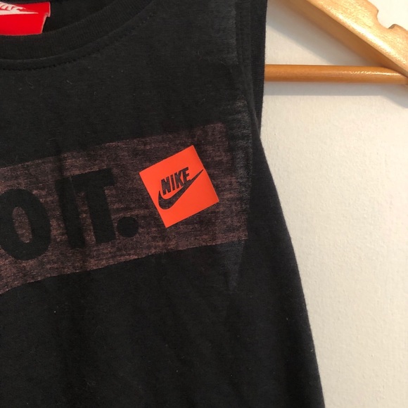 Nike Crop Top - Picture 2 of 3